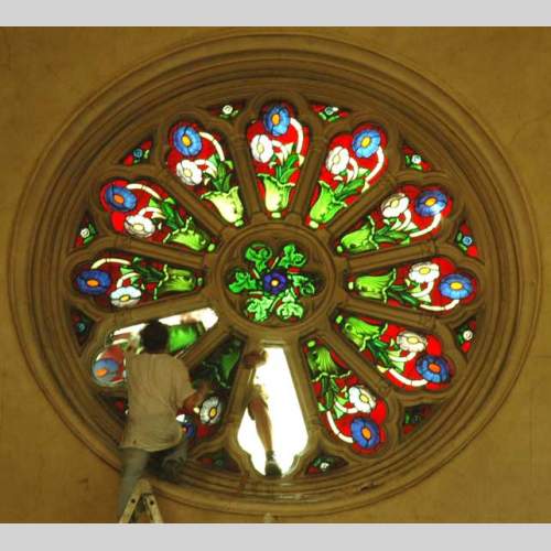 Large rose window, without the stone structure