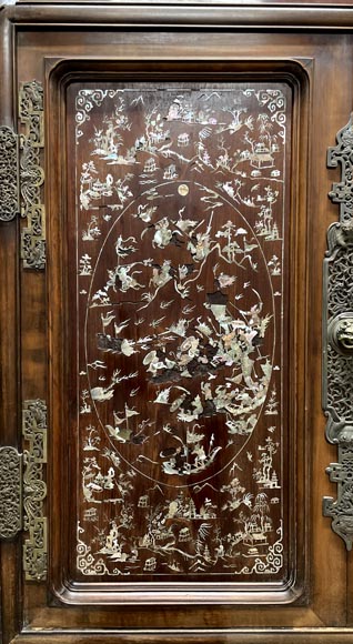 DAÏ NIPPON, Japanese-style cabinet with mother-of-pearl marquetry-2