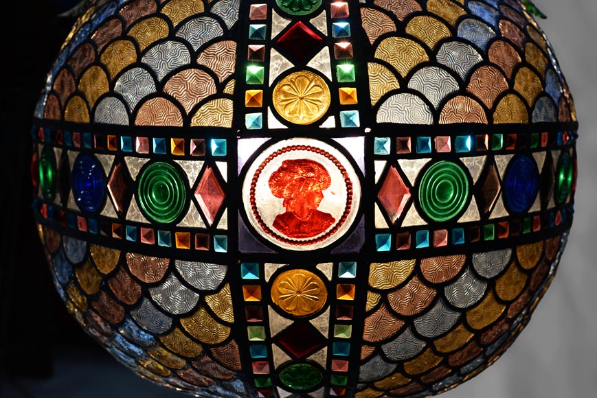 Beautiful antique Neo-Gothic style spherical chandelier in stained glass, late 19th century-3