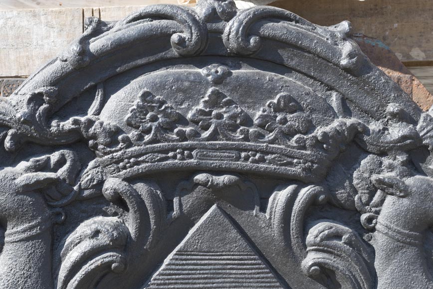 Antique cast iron fireback with coat of arms of Pénancoët de Kéroualle-4