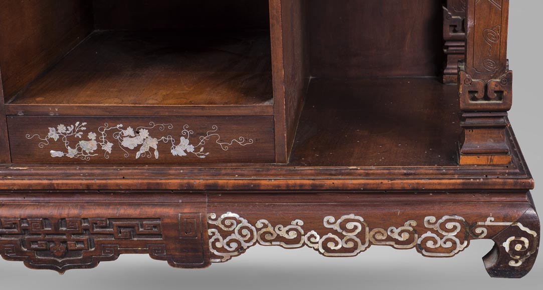 Shelves cabinet of Far Eastern inspiration, decorated with floral vases in mother-of-pearl and ivory-9