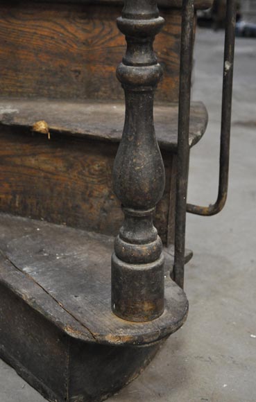 Rare Oak spiral staircase, 19th century-3