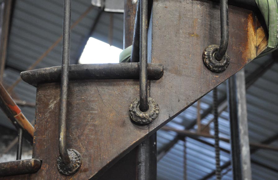 Rare Oak spiral staircase, 19th century-4