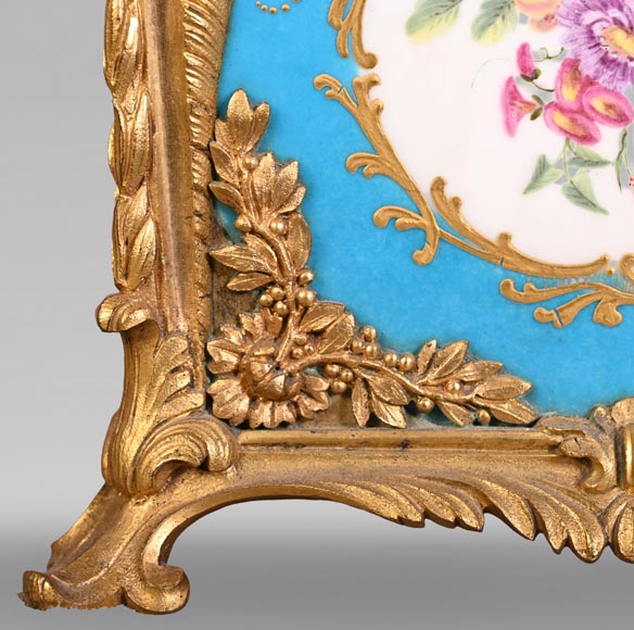 Alfred-Emmanuel-Louis Beurdeley (attributed to) Pair of small porcelain jardinières with gilt-bronze mounts-6