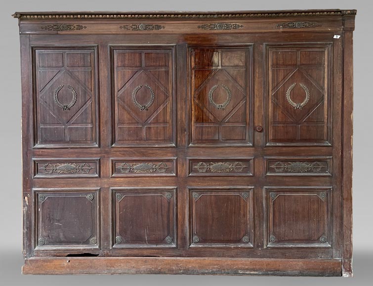 Set of Empire-style mahogany and bronze panelling and bookcases-15