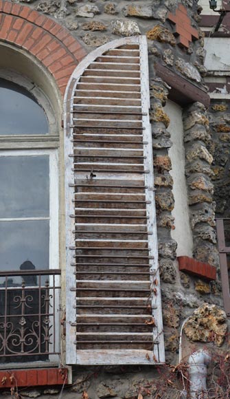 Two pairs of wooden shutters -4