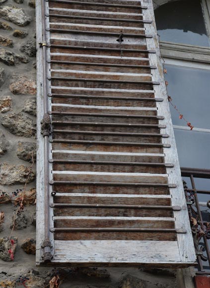 Two pairs of wooden shutters -5