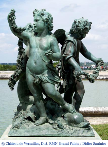 Group of three winged putti in painted cast iron, after the Water Parterres of Versailles-9
