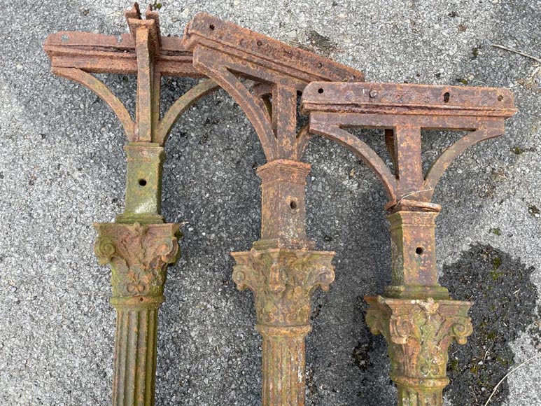 Set of three composite capitals columns in cast iron-1