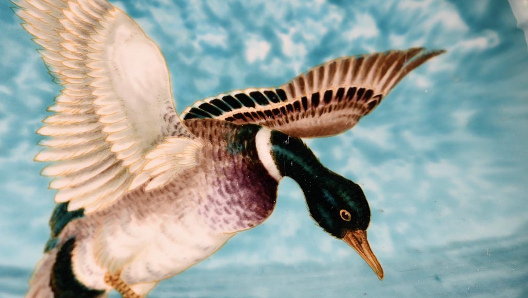 Théodore DECK (1823-1891), Earthenware dish with a flying mallard-1