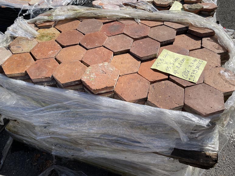 Lot of 5 m² of antique hexagonal terracotta tiles, 19th century-5