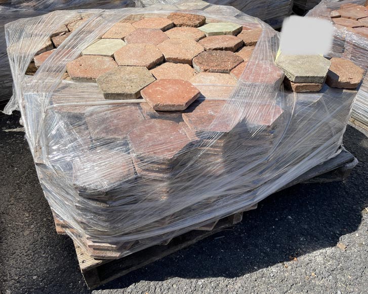 Lot of 4.5 m² of antique hexagonal terracotta tiles, 19th century-5