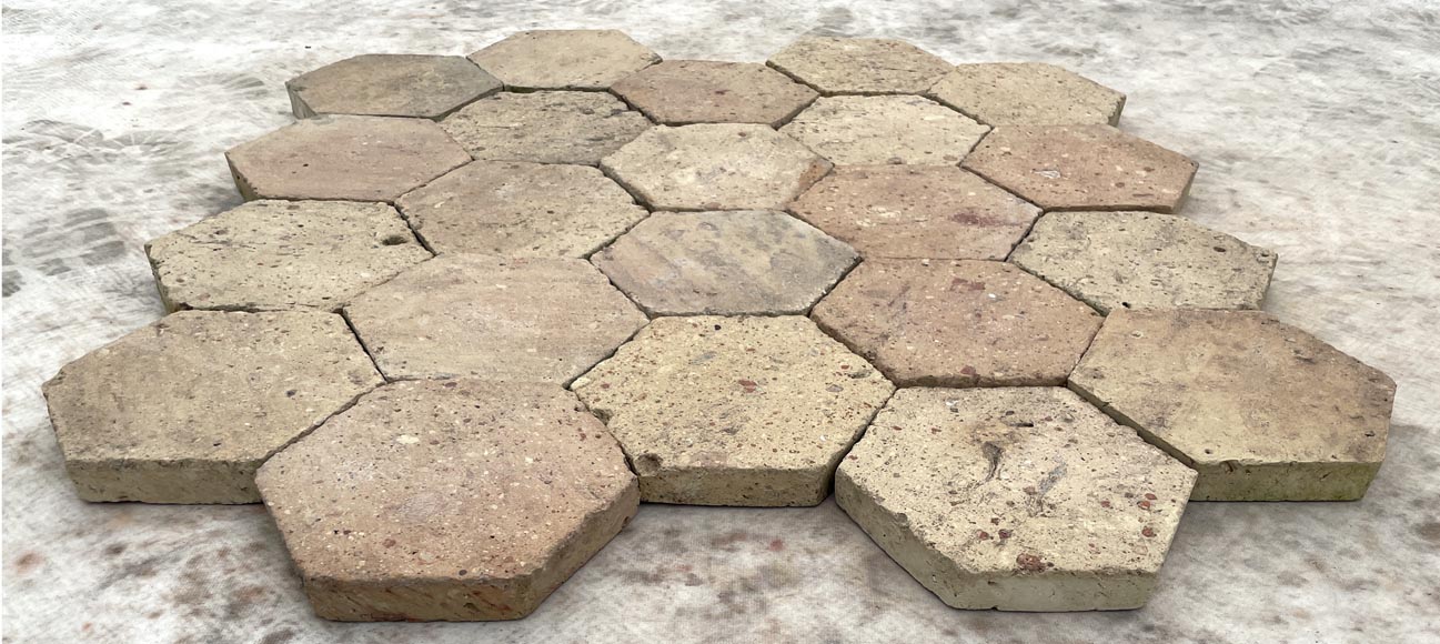 Lot of 3.5 m² of antique hexagonal terracotta tiles, 19th century-1