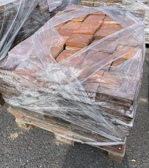 Set of around 19 m² of terracotta floor tiles in square shape-5