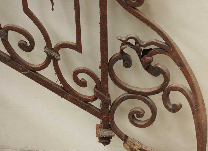 Napoleon III wrought iron bannister-2