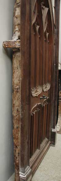 Neo-Gothic oak and walnut door -10