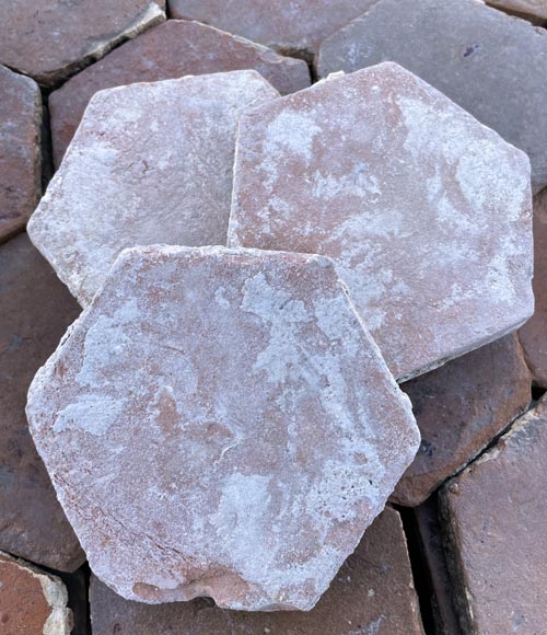 Lot of around 10 m² of antique hexagonal terracotta tiles, 19th century-2