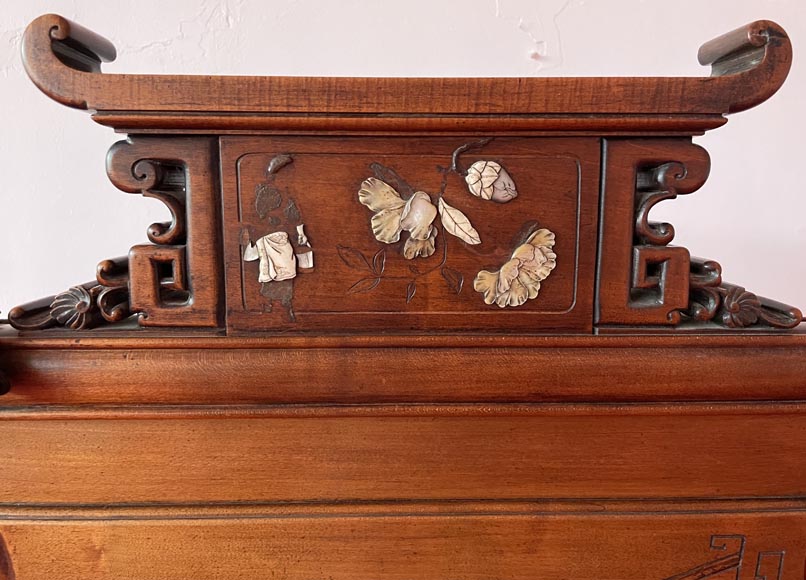 Antique Japanese bed with an ivory inlaid decoration, late 19th century-3