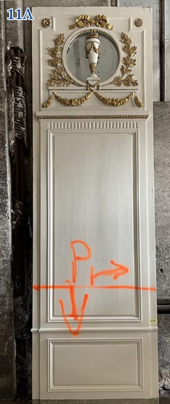 Carved, regilded and white-painted wooden paneling-8