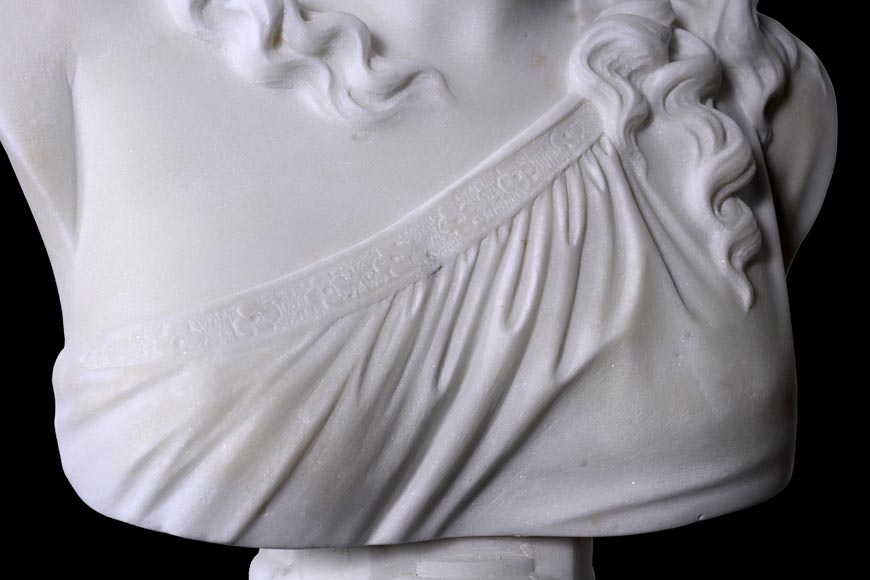 Joseph FRUGONI, Bust of a woman or Aphrodite Joseph FRUGONI, Bust of a woman or Aphrodite-8