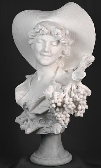 F. SAUL, Jeune fille au chapeau dans les vignes, carved bust in Carrara marble-0