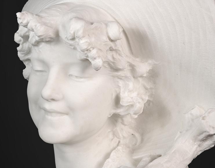 F. SAUL, Jeune fille au chapeau dans les vignes, carved bust in Carrara marble-4