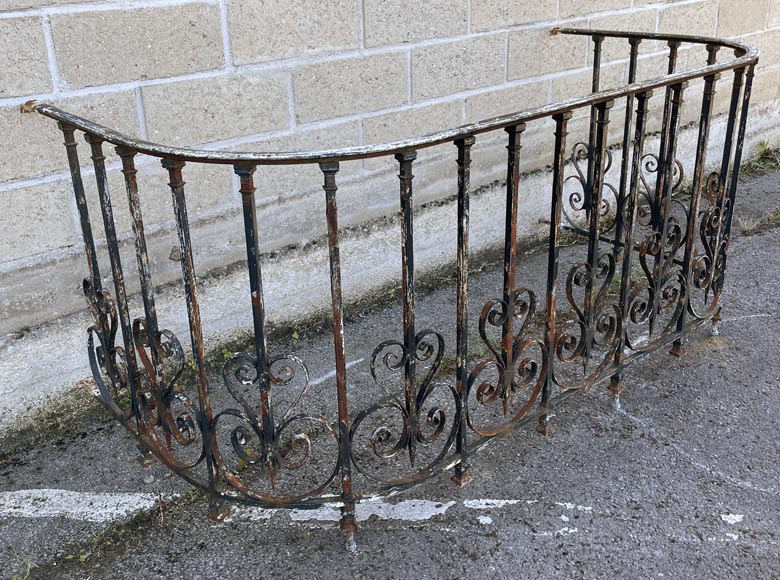 Three-sided wrought-iron balcony railing, 19th century-1