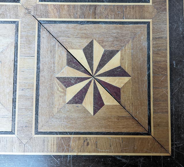 Lots of 105 m² in herringbone pattern, large sawtooth frieze and star motifs-4