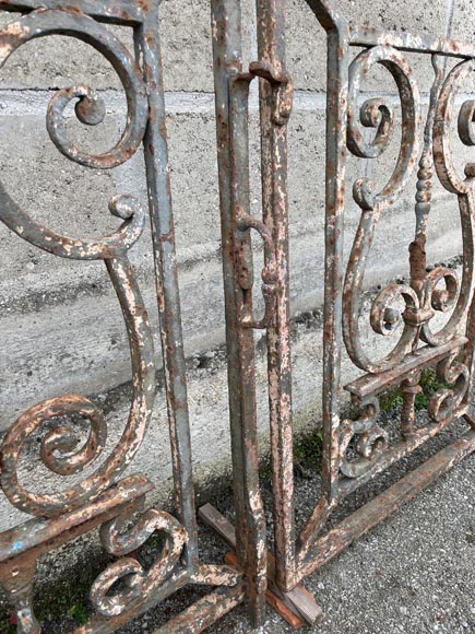 Small wrought-iron gate-7