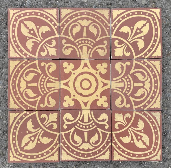 Small 19 m² cement tile floor-3