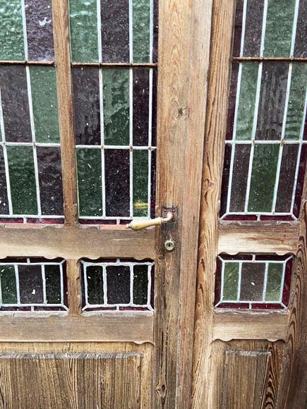 Entrance door and its stained glass surround-3