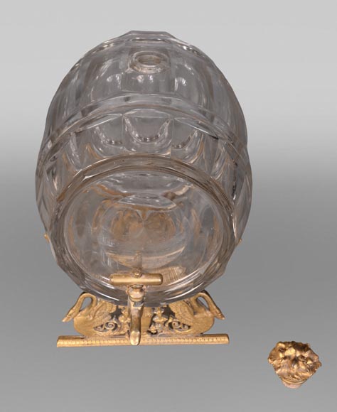 L’Escalier de Cristal (attributed to) Gilt-bronze liqueur barrel with its stand-8