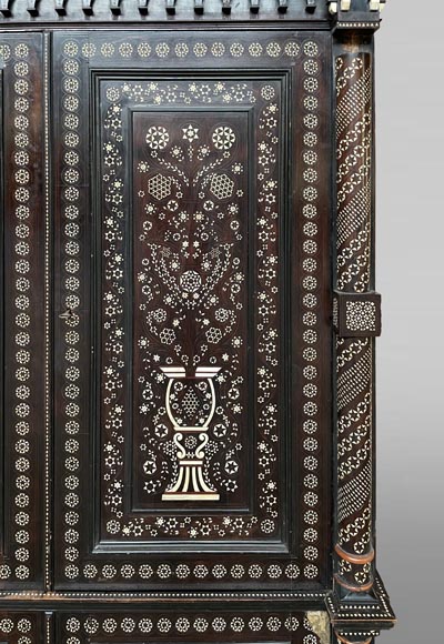 Rosewood cabinet with bone and light-wood marquetry Rosewood cabinet with bone and light-wood marquetry-7