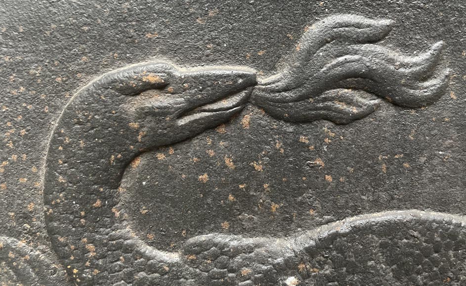 Fireback from the 17th century, decorated with a salamander, emblem of François I-2