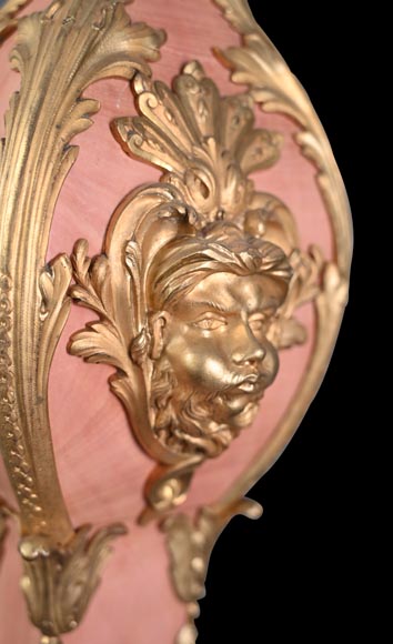 Fonderie Fumière & Co, Rococo pink marble lamp with gilded bronze masks, circa 1906-1926-6