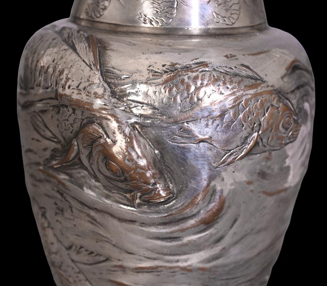 Ernest CARRIÈRE for CHRISTOFLE – Japonist Ovoid Vase “Seaweed and Fish” in Silvered Metal Ernest CARRIÈRE for CHRISTOFLE – Japonist Ovoid Vase “Seaweed and Fish” in Silvered Metal-3