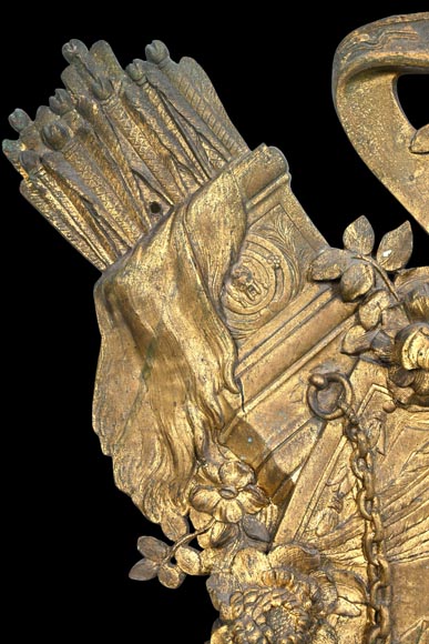 Union Centrale des Arts Décoratifs, decorative gilded bronze plaque in the form of a shield, featuring Winged Victory and trophies of arms-4