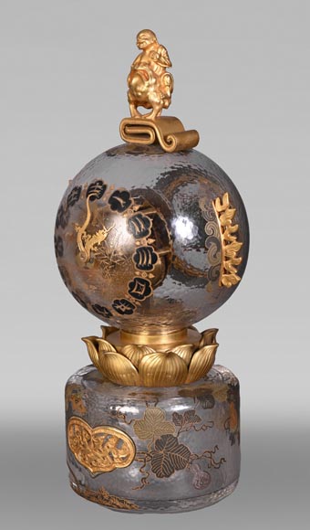 L’Escalier de CRISTAL – Japonist Glass Clock in the Shape of a Sphere Emerging from a Lotus Flower-1