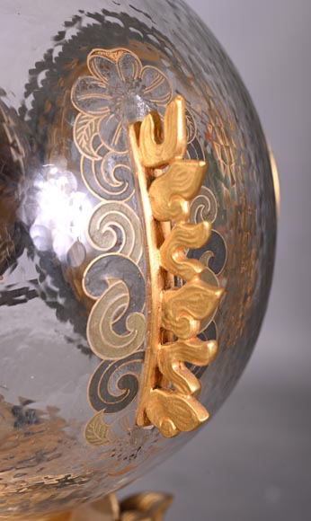 L’Escalier de CRISTAL – Japonist Glass Clock in the Shape of a Sphere Emerging from a Lotus Flower-9