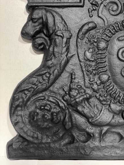 Fireplace plaque with snakes, bearing the arms of Colbert-2