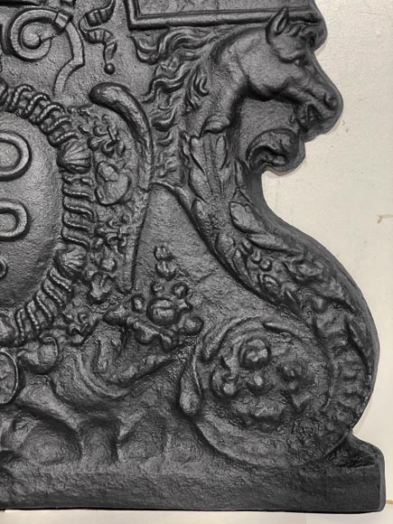 Fireplace plaque with snakes, bearing the arms of Colbert-7