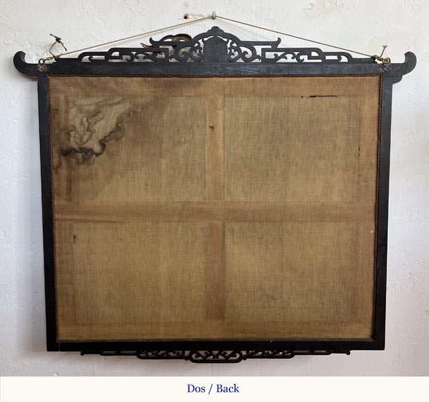 japonesque frame in carved wood and mother-of-pearl marquetry, decorated with a bronze dragon, with its silk painting depicting a winter landscape-7