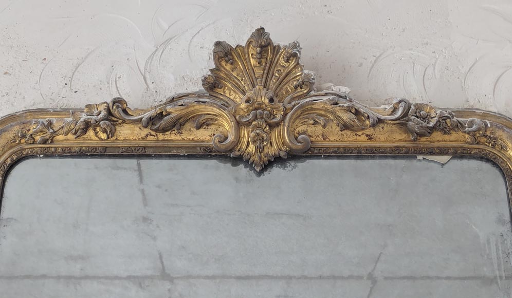 Louis XV-style gilded trumeau with engraved decoration-1