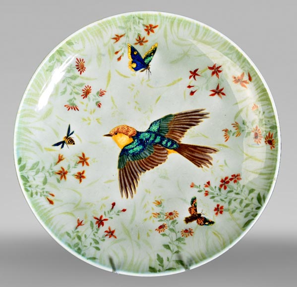 Théodore DECK, Dish decorated with iridescent bird and insects, circa 1880-1900-0