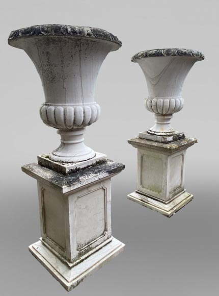 Pair of white marble Medici vases, 1980-4