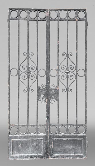 Cast-iron double leaf gate with frame-2