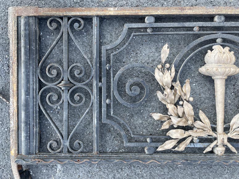 Cast iron double-leaf gate – Louis XVI style decoration with gilded torch Cast iron double-leaf gate – Louis XVI style decoration with gilded torch-2