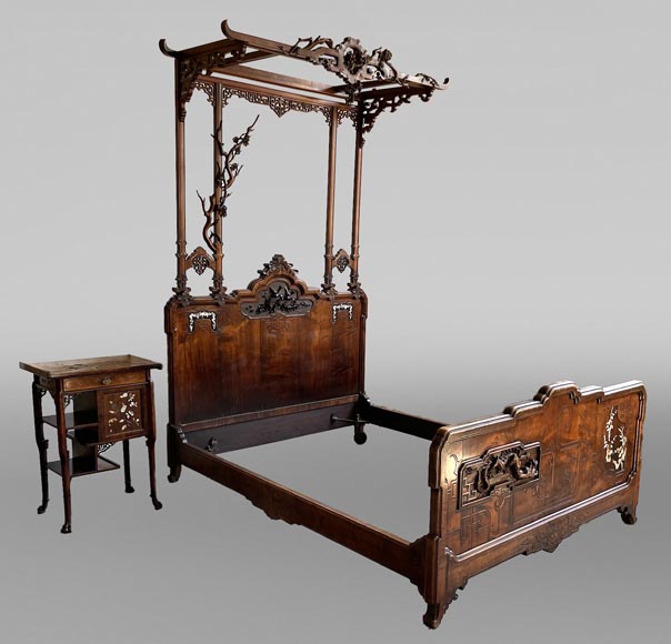 Gabriel VIARDOT, Japonist bed with a canopy and accompanying nightstand, second half of the 19th century-0