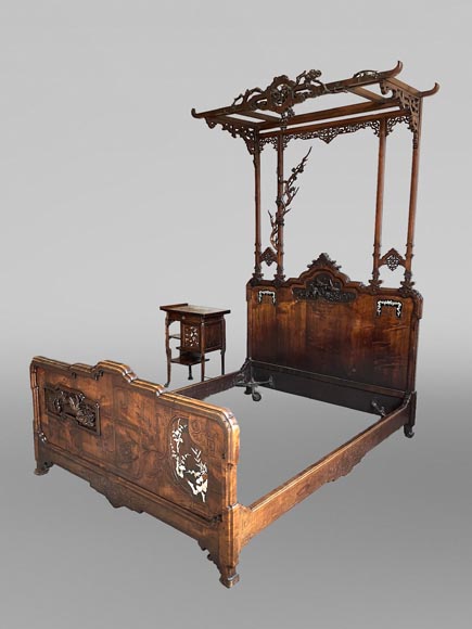 Gabriel VIARDOT, Japonist bed with a canopy and accompanying nightstand, second half of the 19th century-1