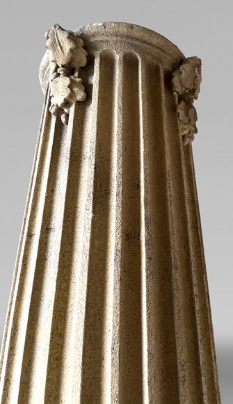 Pair of columns with oak leaves in carved wood and stucco, late 19th century-4